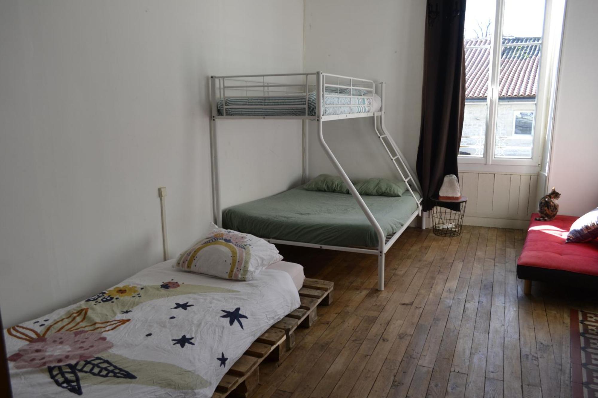 Апартаменти Grande Chambre Familiale Pour 2 A 5 Personnes Chef-Boutonne Екстер'єр фото